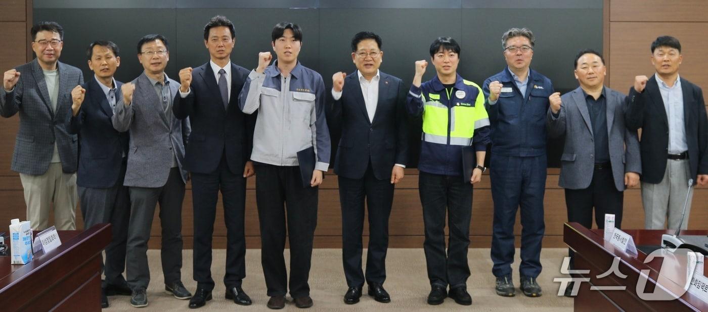 본문 이미지 - 21일 동서발전에서 지역 중소기업 화학안전 멘토링 발족식이 열리고 있다. (동서발전 제공. 재판매 및 DB 금지) /뉴스1