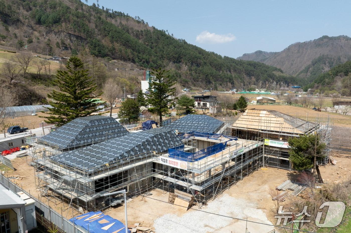 본문 이미지 - 강원 정선군 화암면 그림바위마을 아트플랫폼 조성사업 현장 자료 사진. (정선군 제공. 재판매 및 DB금지) 2026.4.21/뉴스1