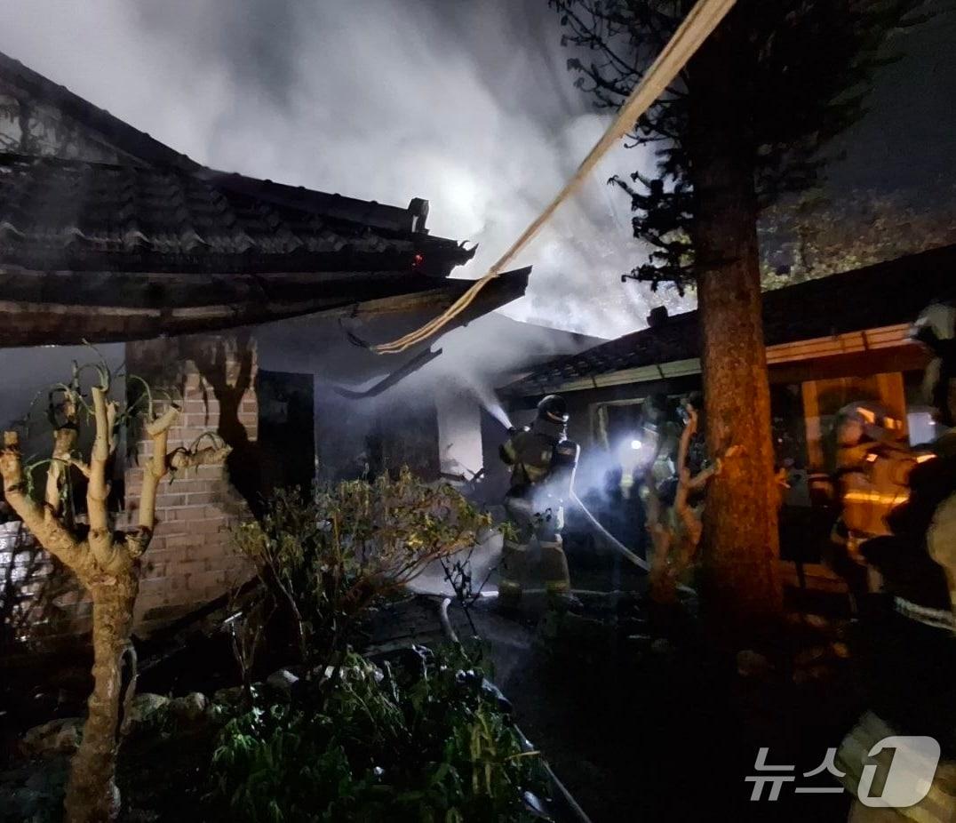 본문 이미지 - 화재 현장. (경기도소방재난본부 제공. 재판매 및 DB 금지) 2026.4.21/뉴스1