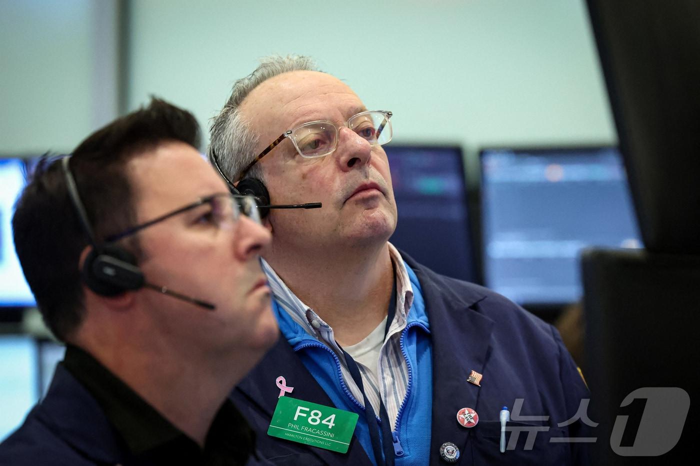 본문 이미지 - 뉴욕증권거래소 트레이더들 ⓒ 로이터=뉴스1