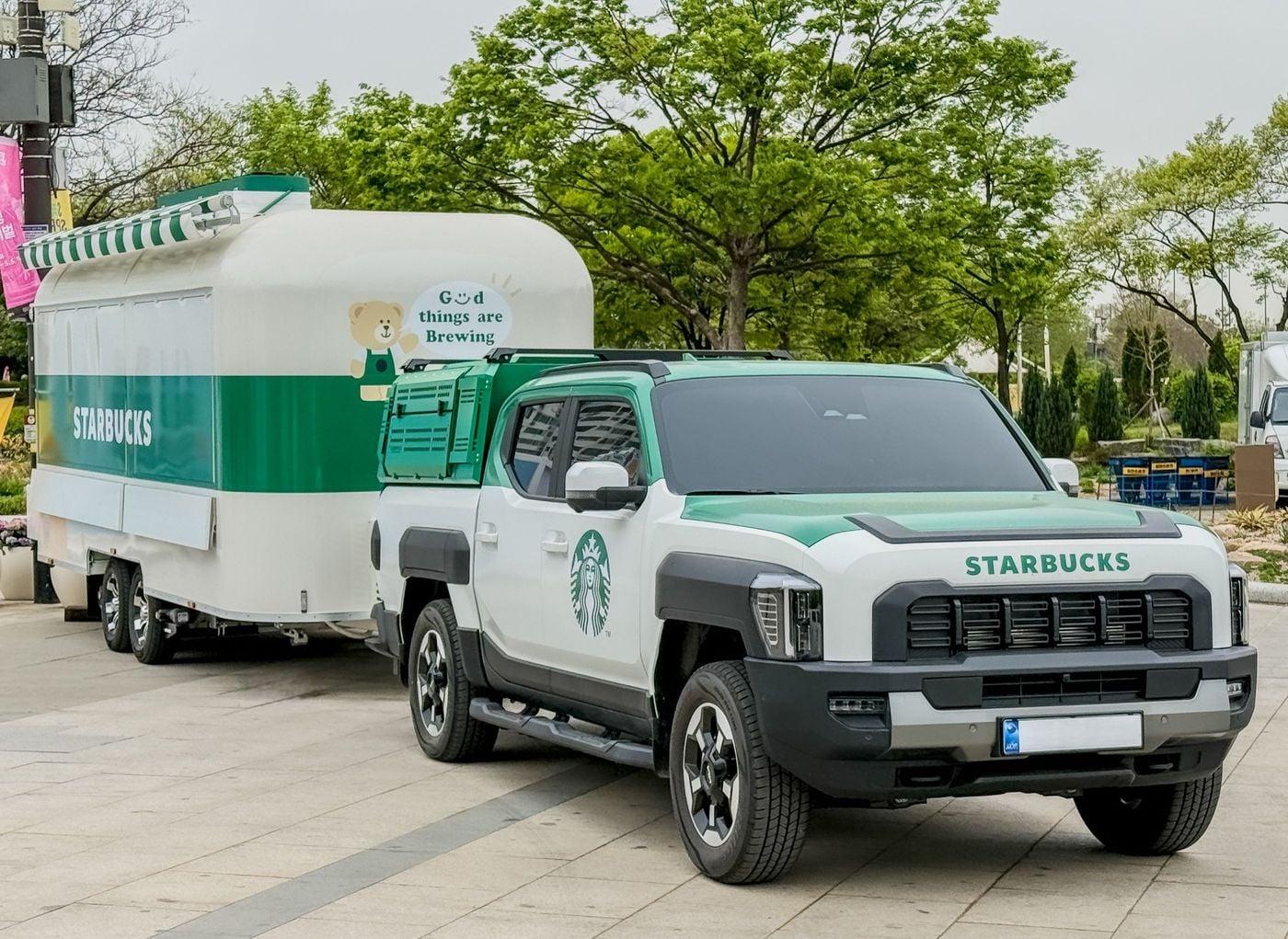 본문 이미지 - 이동형 커피 트레일러 '스벅차' 사진.(스타벅스 코리아 제공)