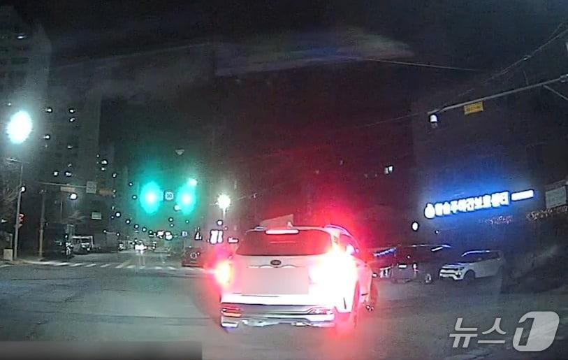 본문 이미지 - 도주 끝에 멈춰선 음주운전 차량(대전경찰청 제공) /뉴스1