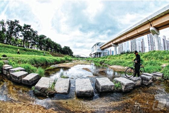 본문 이미지 - 김해 해반천.(김해시 제공. 재판매 및 DB금지)