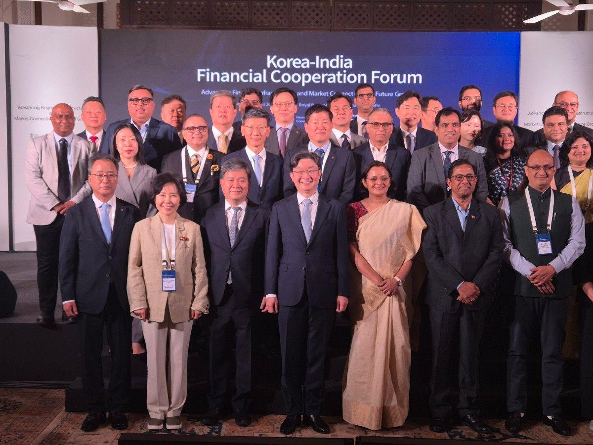 본문 이미지 - 한-인도 금융협력포럼에 참석한 이억원 금융위원장(X 계정).