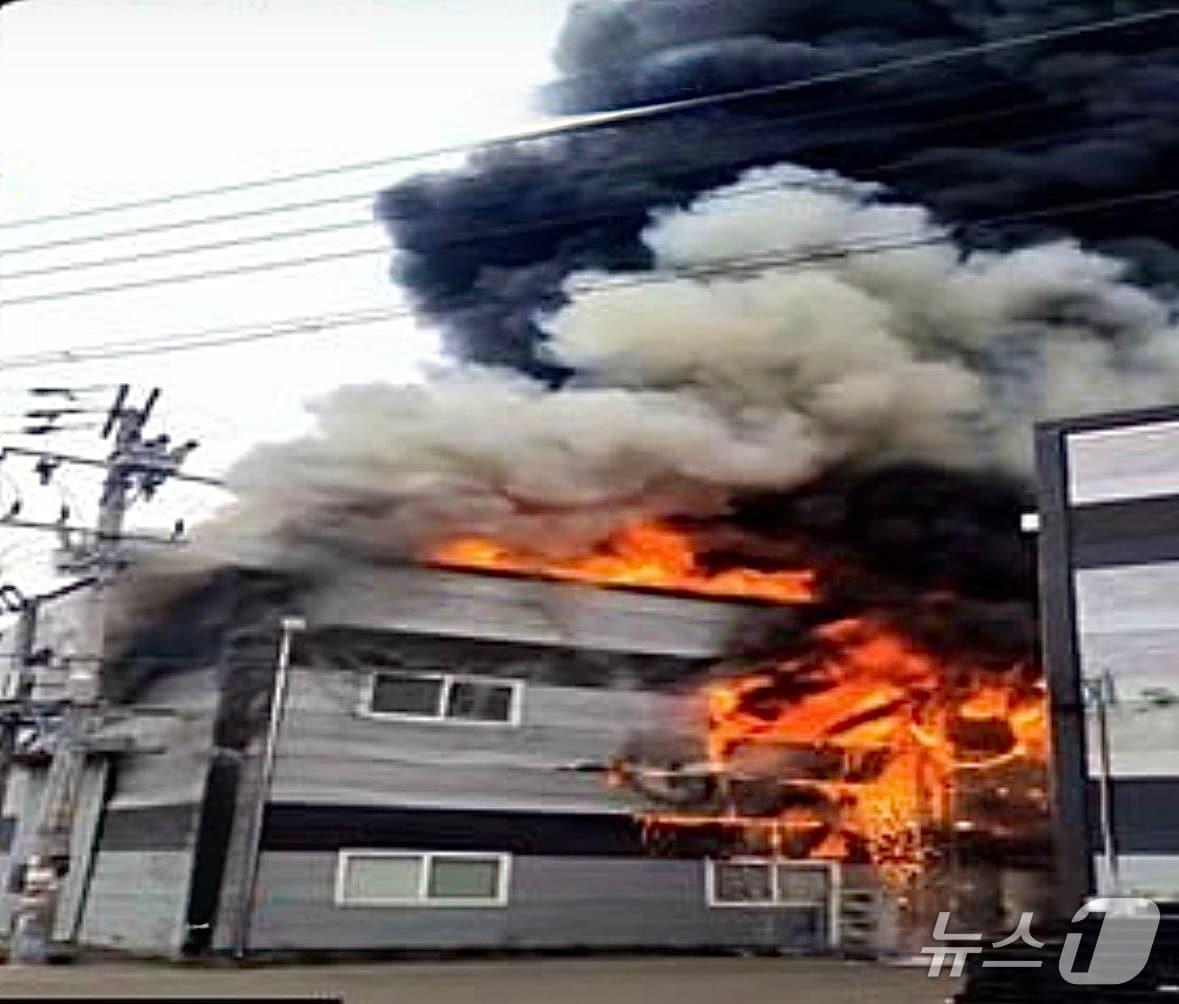 본문 이미지 - 화재 현장. (경기도소방재난본부 제공. 재판매 및 DB 금지) 2026.4.22/뉴스1