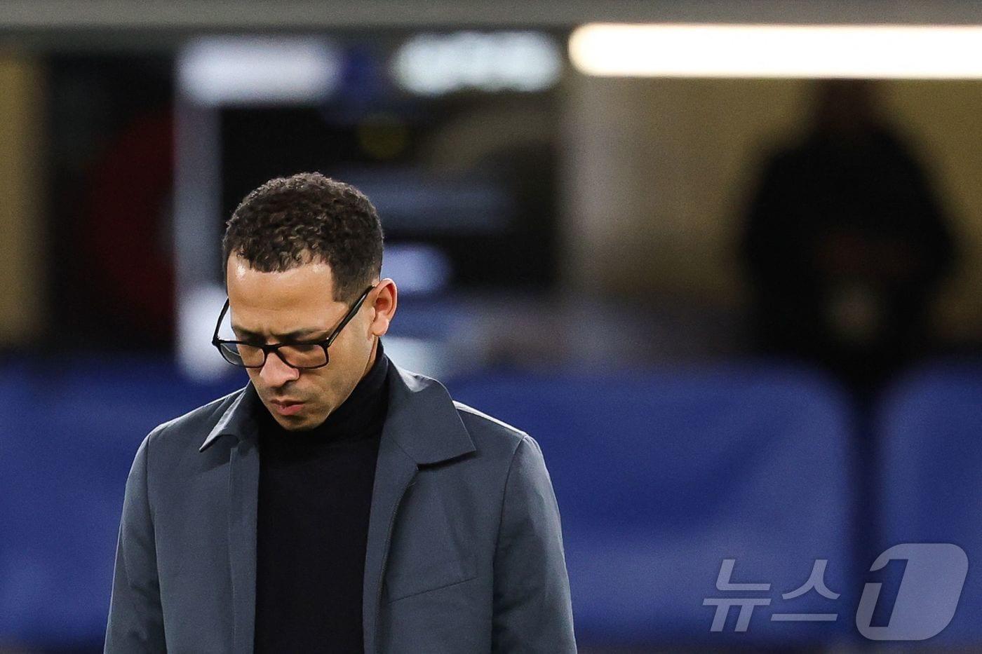 본문 이미지 - 첼시에서 경질된 리암 로세니어 감독. ⓒ AFP=뉴스1