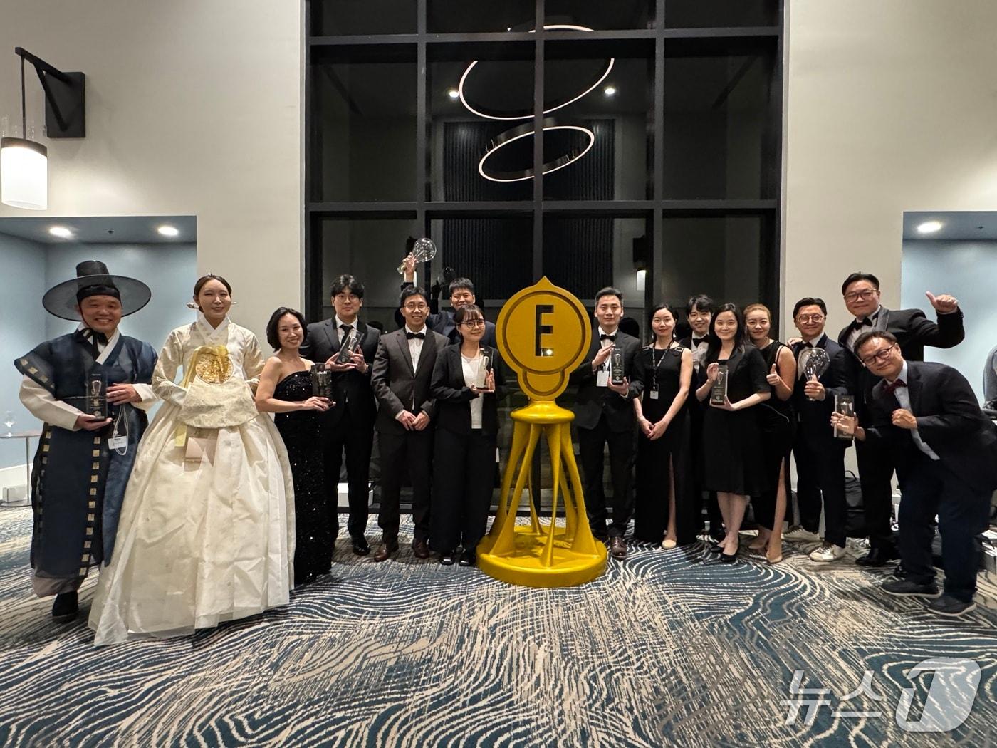 본문 이미지 - 에디슨어워즈 수상식 단체사진.(경기도 제공. 재판매 및 DB금지) /뉴스1