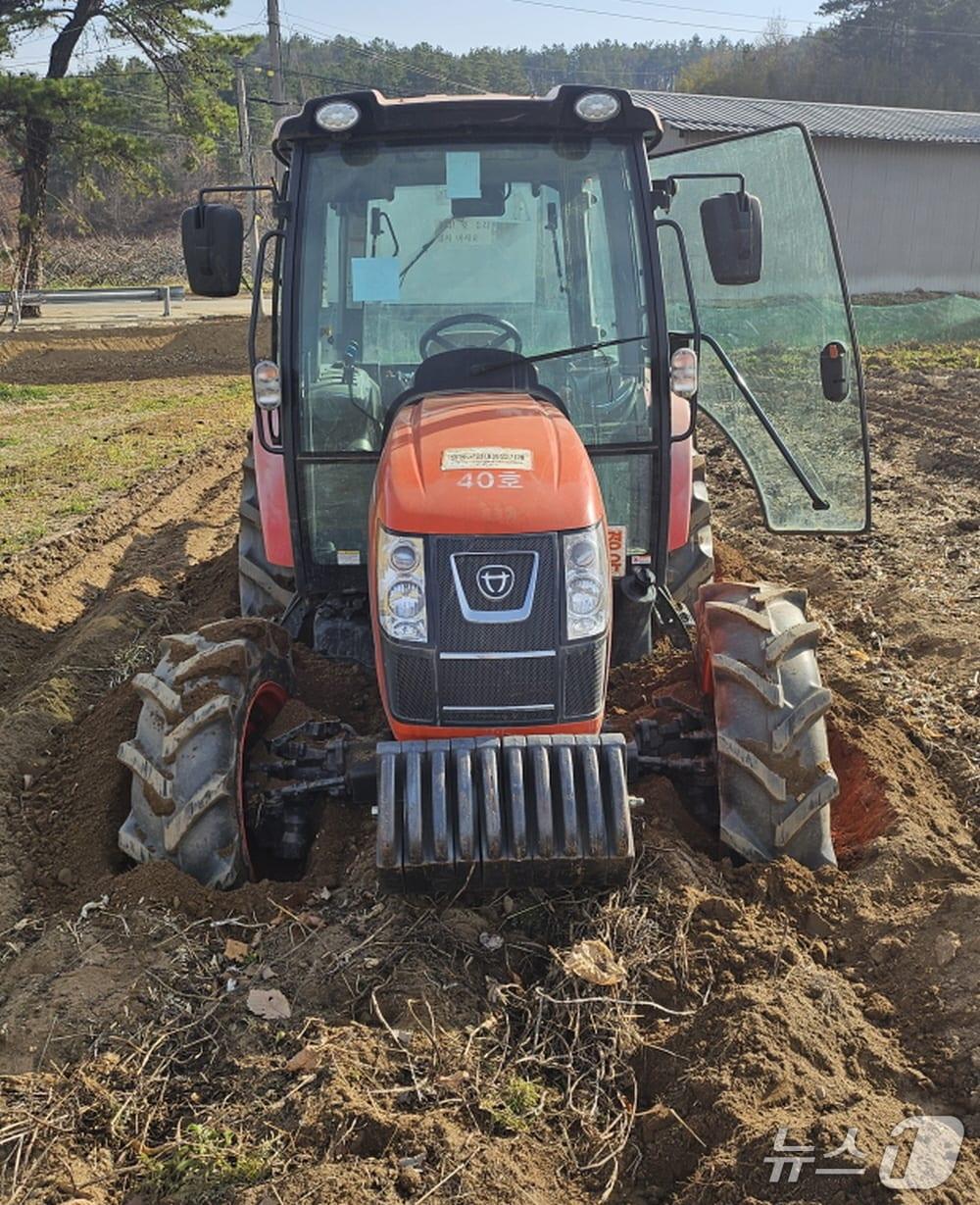 본문 이미지 - 무리한 로터리 작업 장면(영동군 제공. 재판매 및 DB금지) 