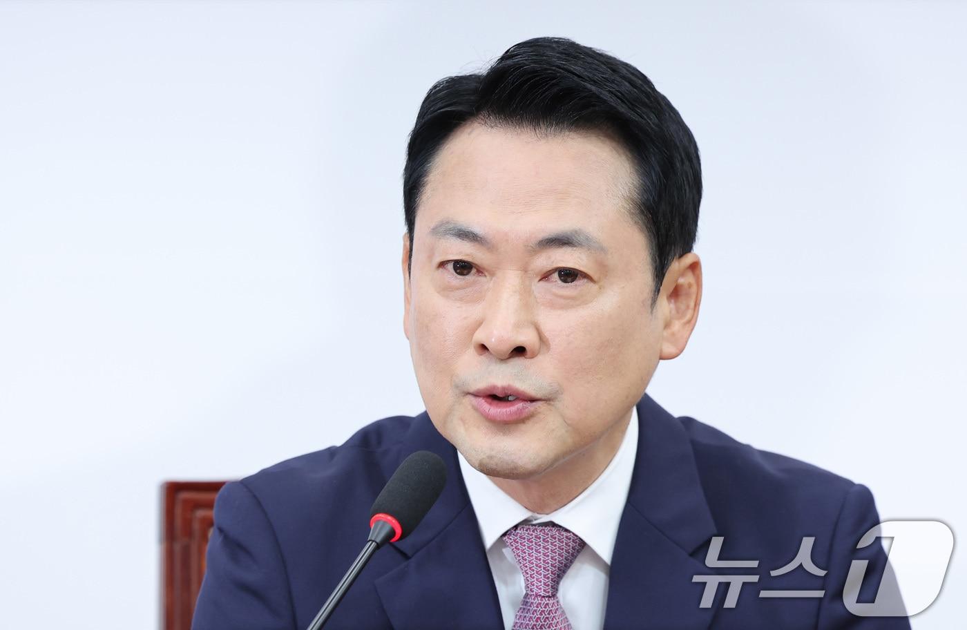 본문 이미지 - 장동혁 국민의힘 대표가 23일 서울 여의도 국회에서 열린 최고위원회의에서 발언하고 있다. 2026.4.23 ⓒ 뉴스1 신웅수 기자