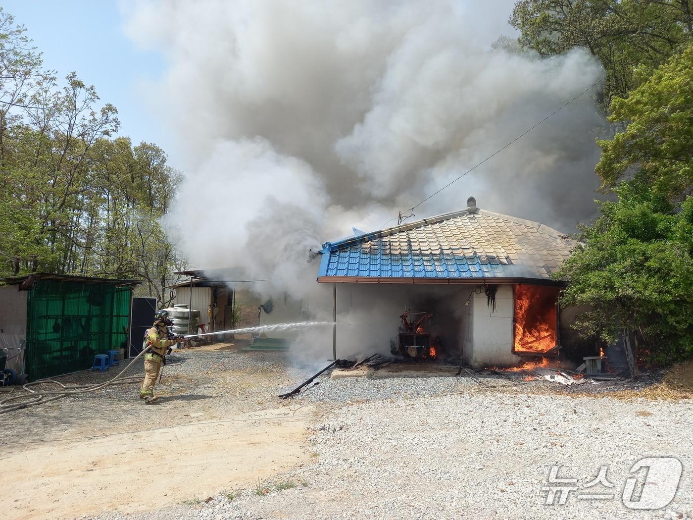 본문 이미지 - 화재 현장. (경기도소방재난본부 제공. 재판매 및 DB 금지) 2026.4.23/뉴스1