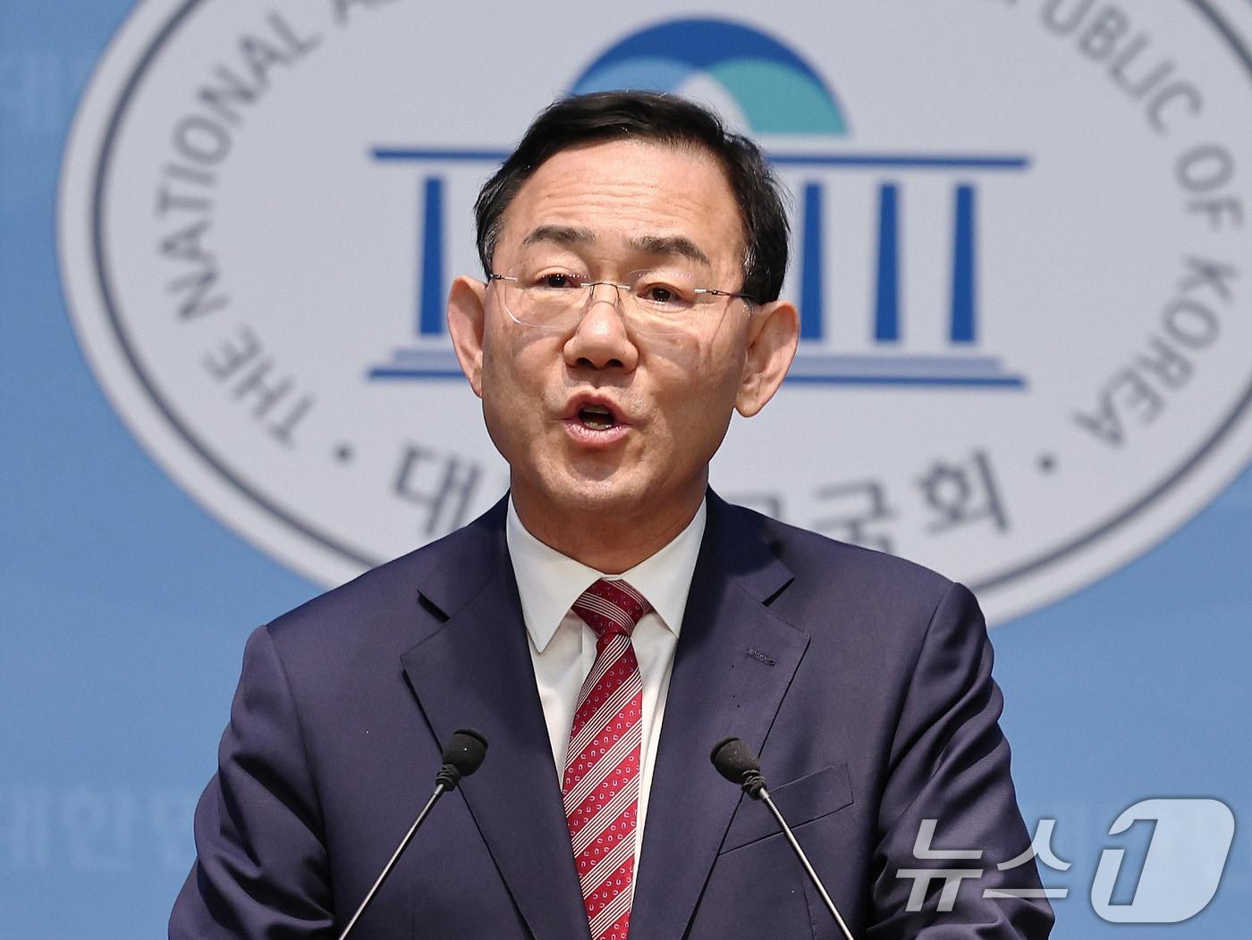 본문 이미지 - 6·3 지방선거 국민의힘 대구시장 경선에서 컷오프(공천 배제)된 주호영 의원이 23일 서울 여의도 국회 소통관에서 불출마 기자회견을 하고 있다. 2026.4.23 ⓒ 뉴스1 구윤성 기자