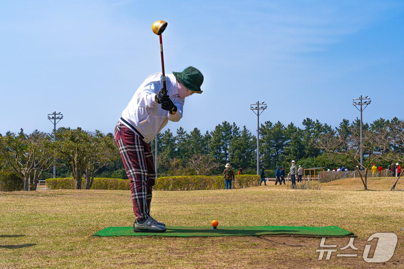 본문 이미지 - 렛츠런파크 제주 말테마 파크골프장.(한국마사회 제주본부 제공. 재판매 및 DB 금지)