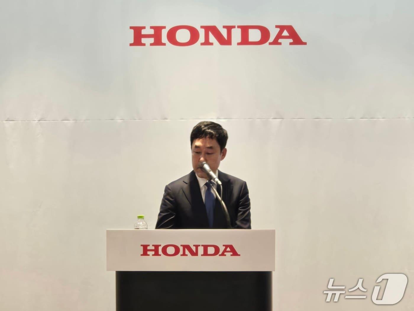 본문 이미지 - 이지홍 혼다코리아 대표이사가 23일 오후 서울 강남구 코엑스 콘퍼런스룸에서 열린 '혼다코리아 운영에 관한 기자회견'에서 자동차 사업 종료를 발표하고 있다. 2026.4.23/뉴스1 양새롬 기자