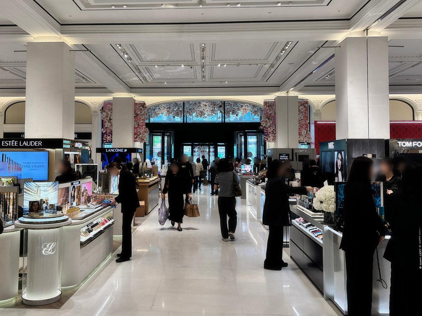 본문 이미지 - 신세계백화점 강남점 1층 코스메틱 매장 모습(신세계 제공)