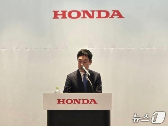 본문 이미지 - 이지홍 혼다코리아 대표이사가 23일 오후 서울 강남구 코엑스 콘퍼런스룸에서 열린 '혼다코리아 운영에 관한 기자회견'에서 자동차 사업 종료를 발표하고 있다. 2026.4.23/뉴스1 양새롬 기자