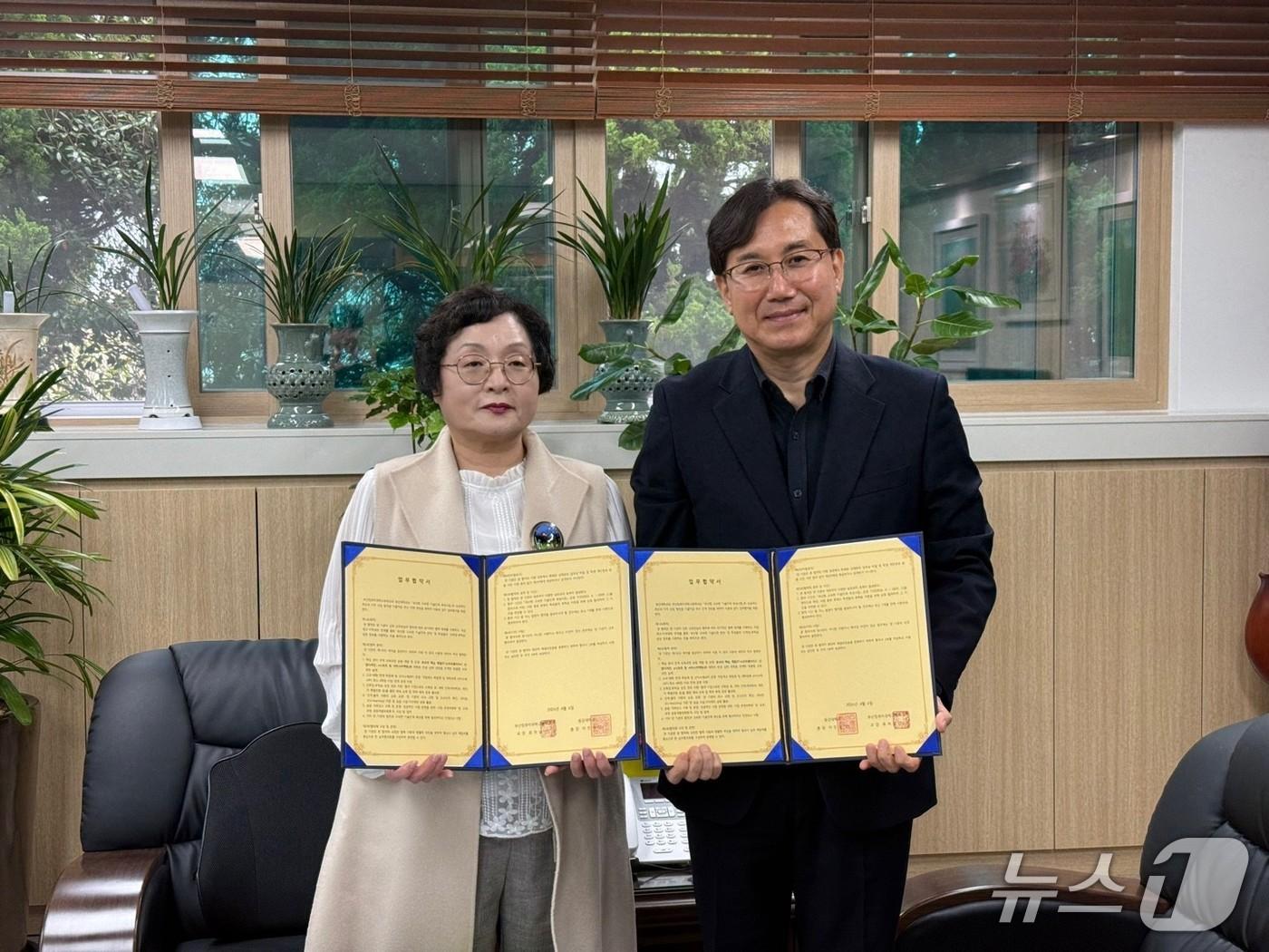 본문 이미지 - 부산컴퓨터과학고·동강대, 고숙련 일·학습 병행제 업무협약 모습.(부산시교육청 제공. 재판매 및 DB금지)