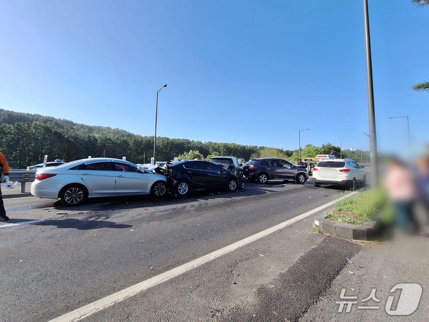 본문 이미지 - 사고 현장(제주소방본부 제공. 재판매 및 DB금지)/뉴스1