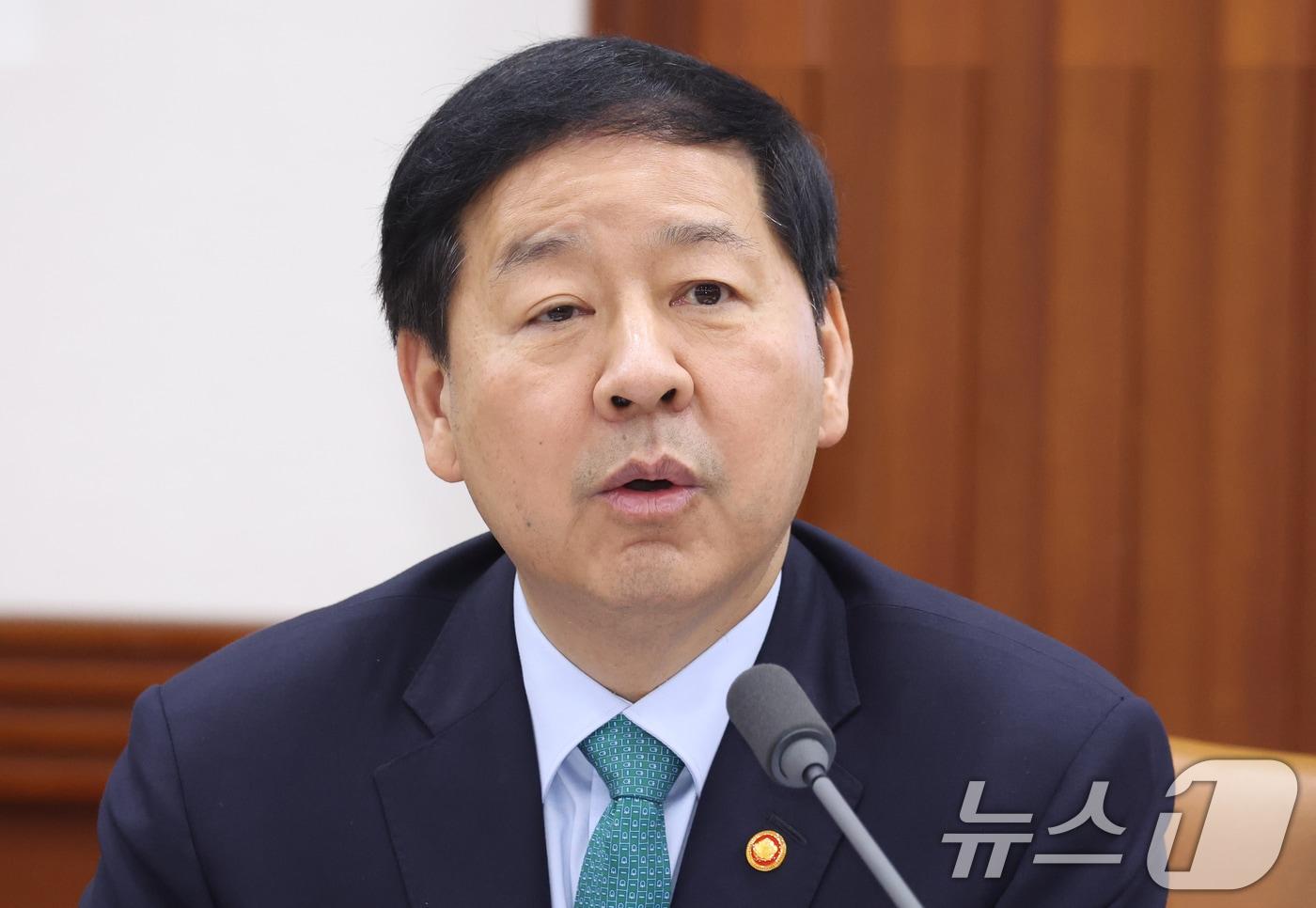 본문 이미지 - 구윤철 경제부총리 겸 재정경제부 장관이 24일 오전 서울 종로구 세종대로 정부서울청사에서 열린 비상경제본부회의 겸 경제관계장관회의 겸 국가창업시대 전략회의에서 모두 발언을 하고 있다. 2026.4.24 ⓒ 뉴스1 김명섭 기자