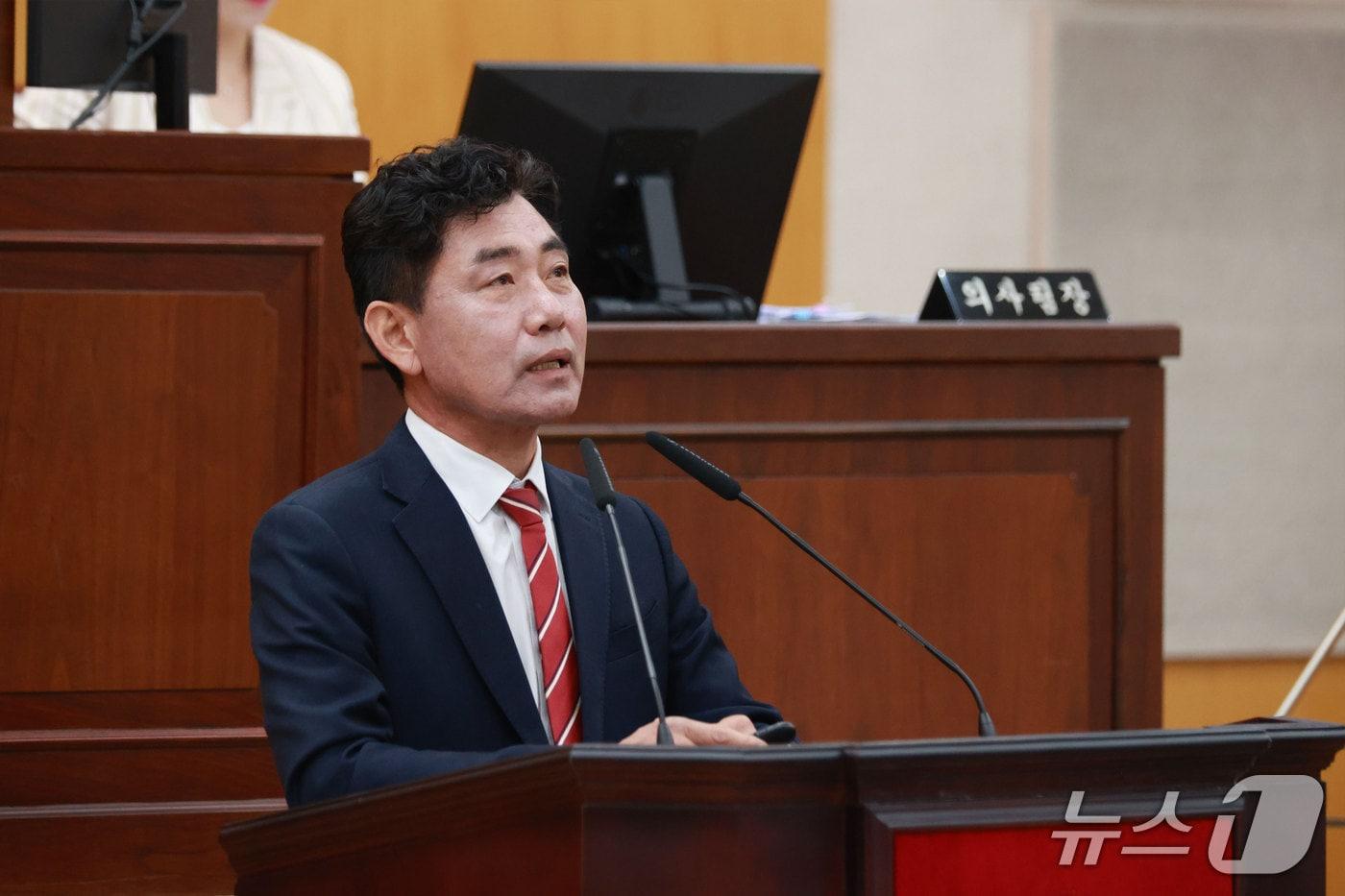 본문 이미지 - 자유발언하는 정용학 충주시의원(충주시의회 제공. 재판매 및 DB금지)