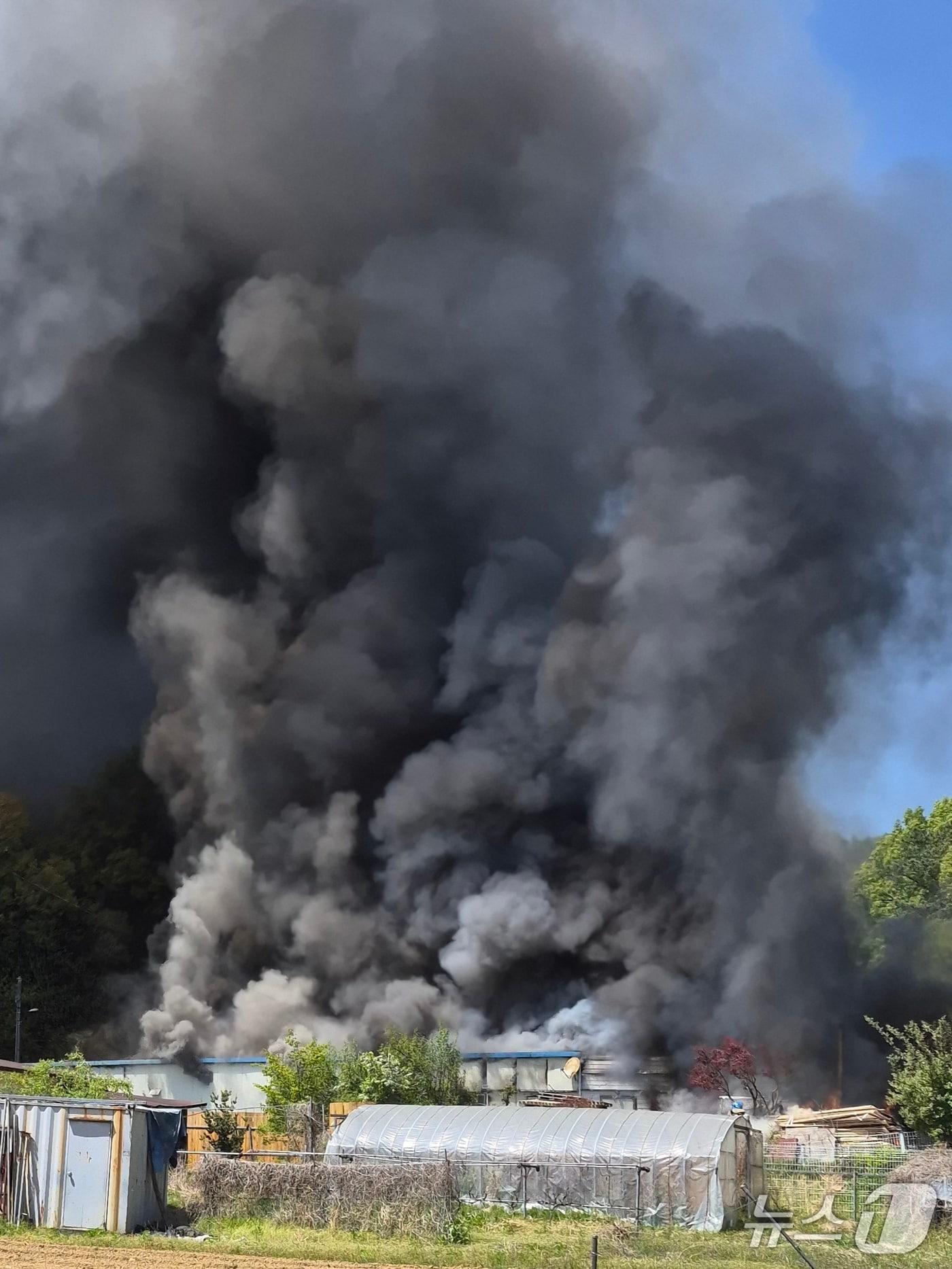 본문 이미지 - 화재 현장. (경기도소방재난본부 제공. 재판매 및 DB 금지) 2026.4.24/뉴스1