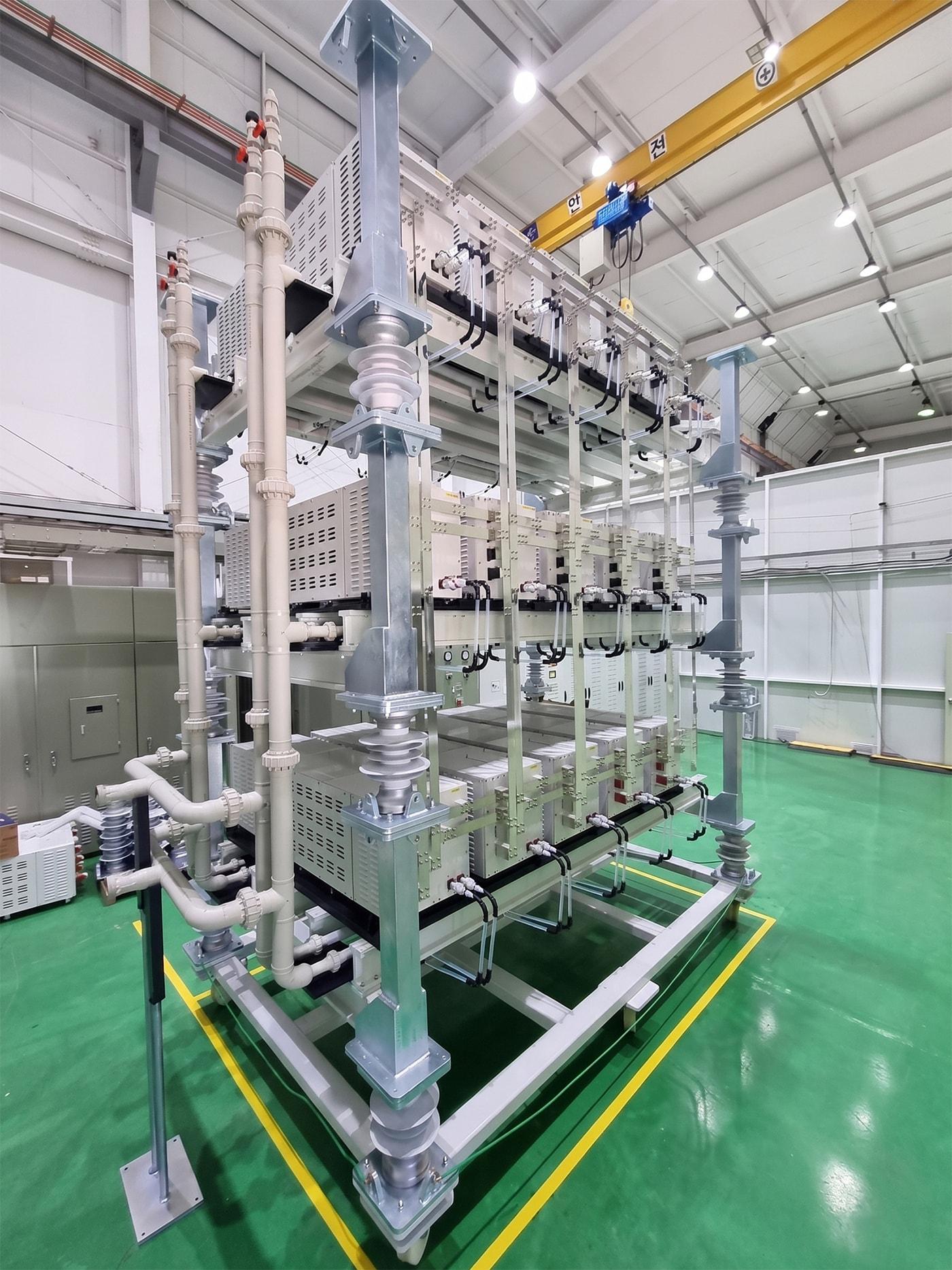 본문 이미지 - 효성중공업이 2022년 세계 최초로 개발한 22.9kV SST.(효성중공업제공)