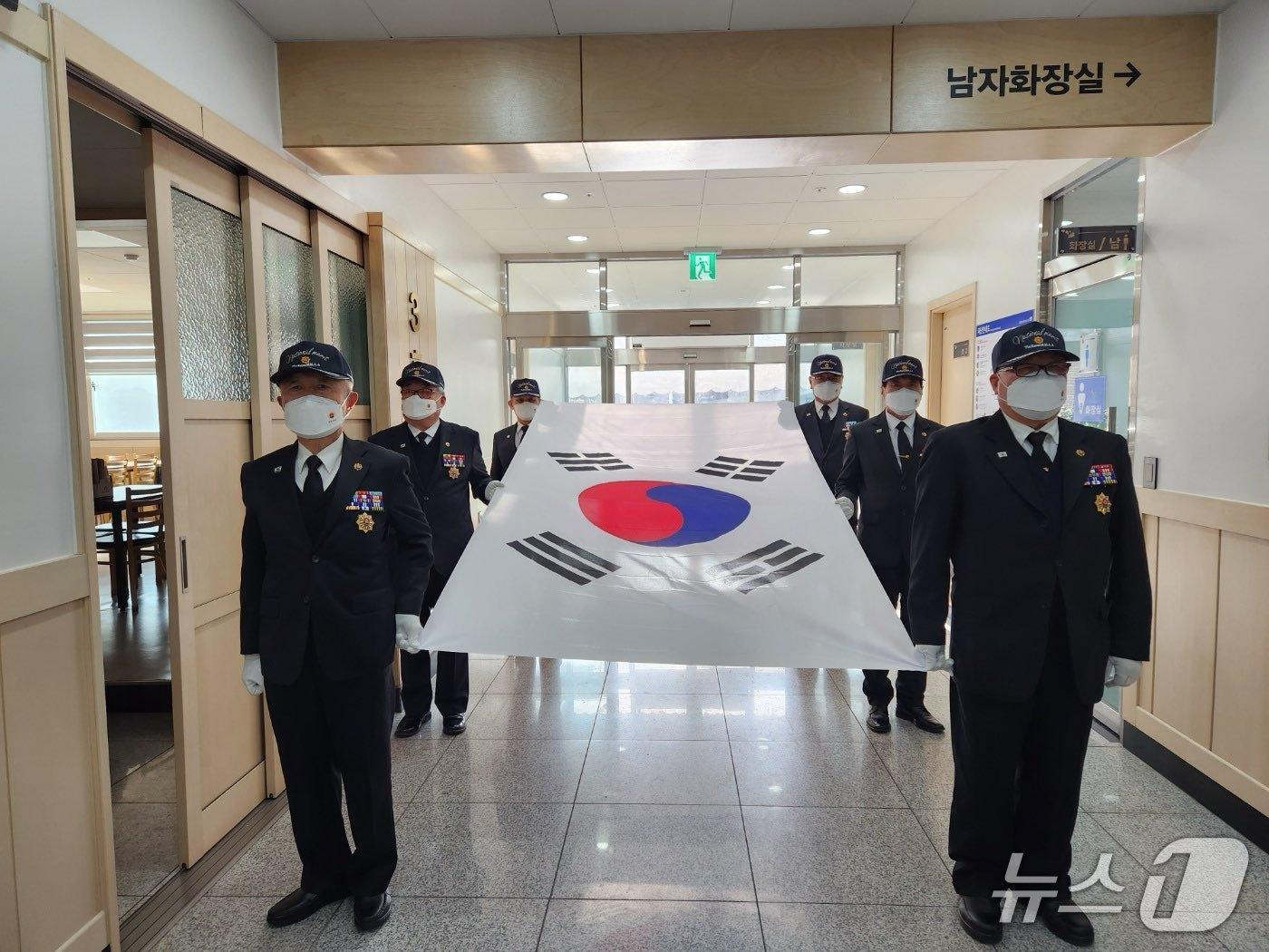 본문 이미지 - 강릉시 국가유공자 장례 의전 지원.(강릉시 제공, 재판매 및 DB 금지) 2026.4.24/뉴스1