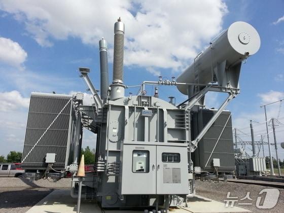 본문 이미지 - 효성중공업의 765kV 초고압 변압기가 미국 송전망에 설치돼 있다.(효성 제공)/뉴스1
