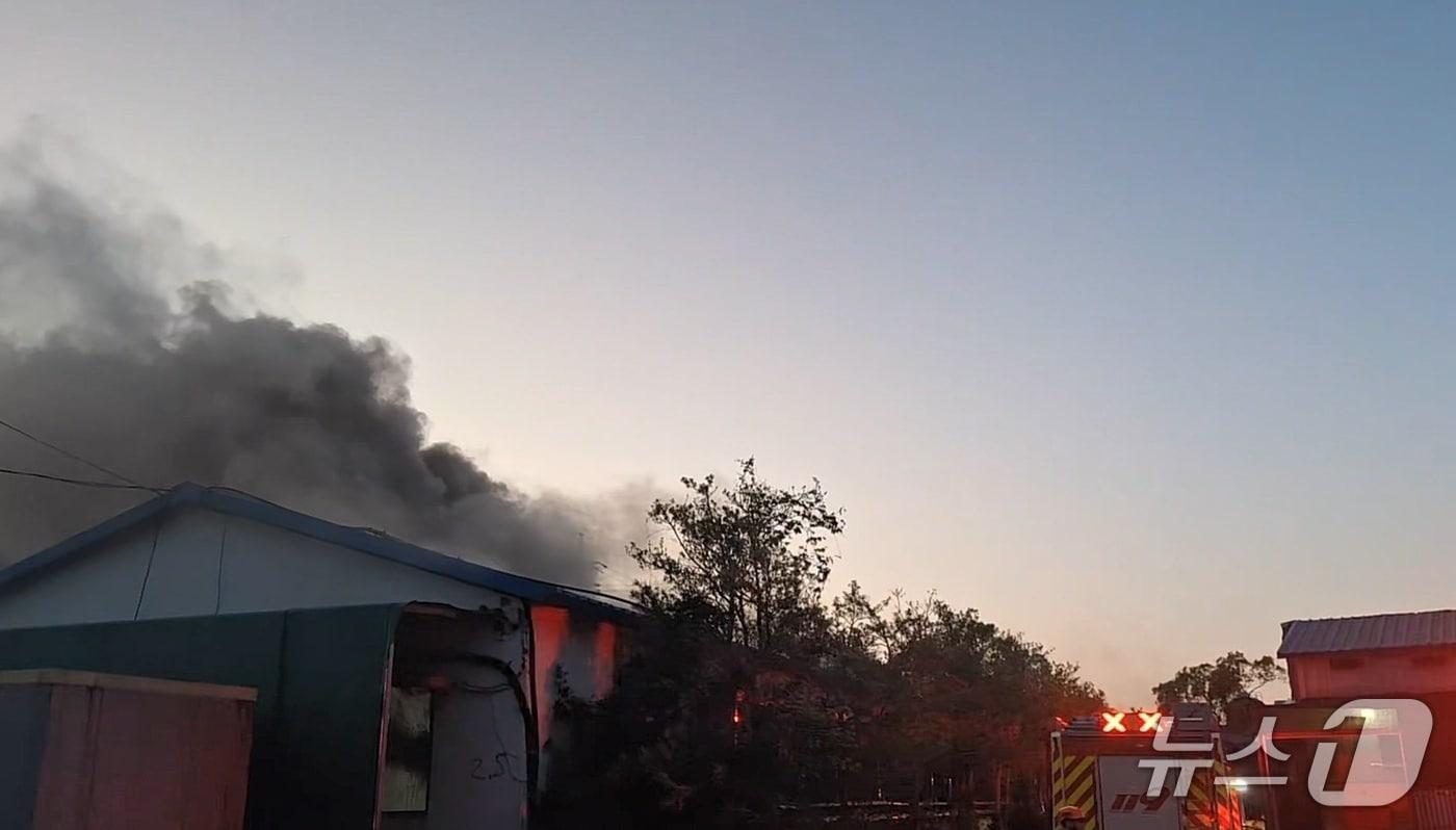 본문 이미지 - 화재 현장(제주소방본부 제공. 재판매 및 DB금지)/뉴스1