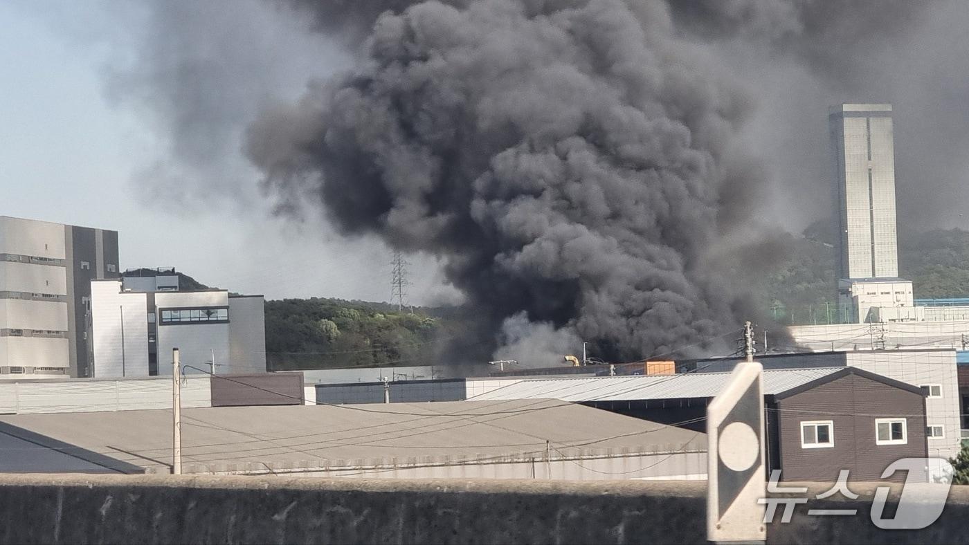 본문 이미지 - 화재 현장. (독자 제공. 재판매 및 DB금지) 2026.4.25/뉴스1