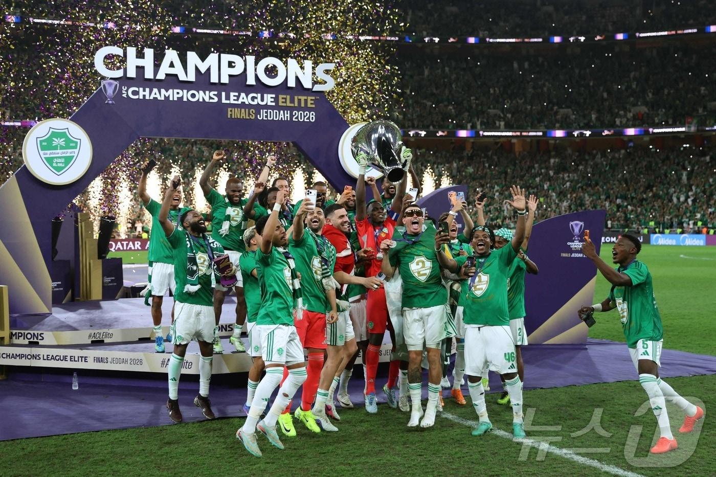 본문 이미지 - 알아흘리가 ACLE에서 우승했다. ⓒ AFP=뉴스1