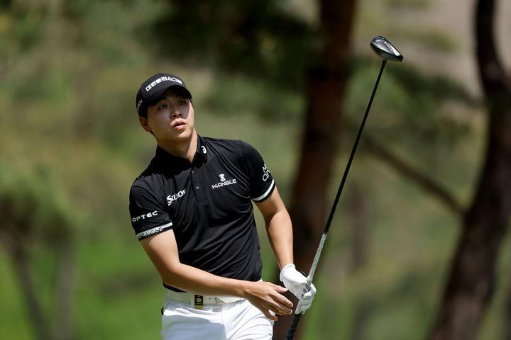 본문 이미지 -  우리금융 챔피언십에서 우승한 최찬(KPGA 제공)