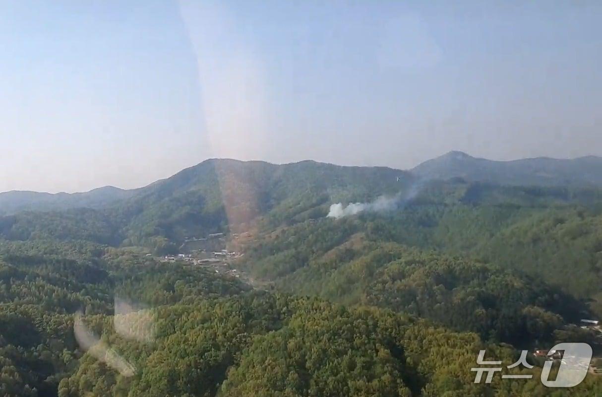 본문 이미지 - 청주 산불 현장 사진(산림청 제공. 재판매 및 DB금지)