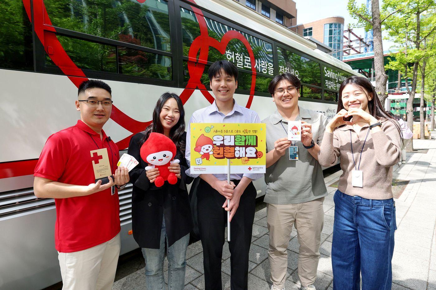본문 이미지 - 대우건설 헌혈 캠페인 모습.(대우건설 제공)뉴스1ⓒ news1