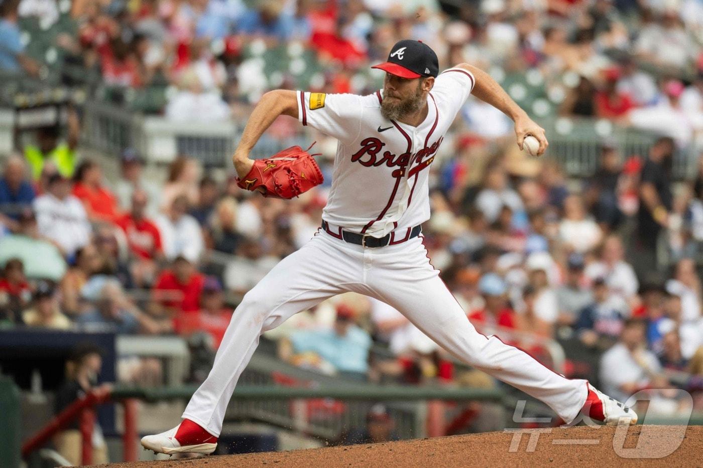 본문 이미지 - 애틀랜타 브레이브스 투수 크리스 세일이 27일(한국시간) 열린 2026 메이저리그 필라델피아 필리스전에서 시즌 5승이자 통산 150승을 기록했다. ⓒ AFP=뉴스1