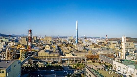 본문 이미지 - 고려아연 온산제련소 전경(자료사진. 고려아연 제공)