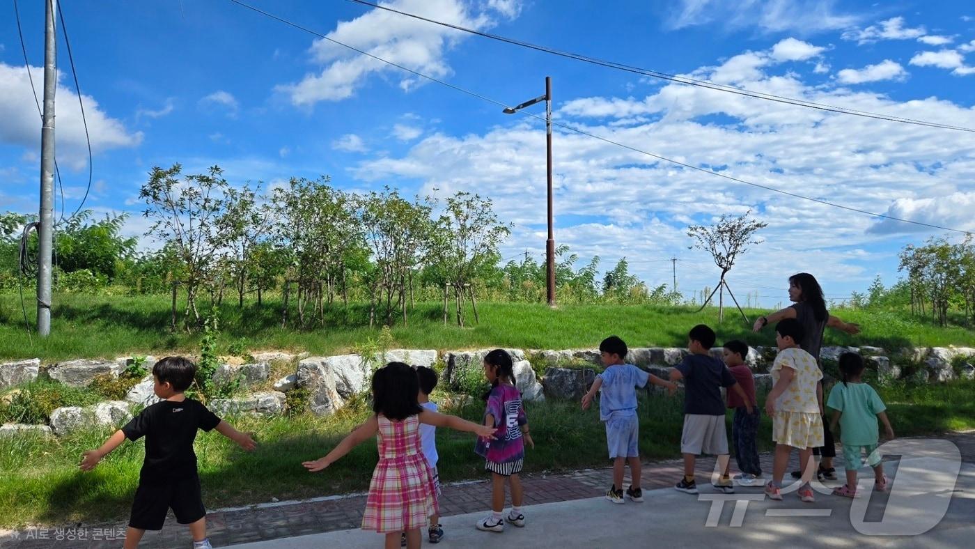 본문 이미지 - 경북교육청은 27일 심리적 어려움을 겪는 유아와 보호자를 위한 ‘2026년 유아 심리·정서 상담 지원 및 보호자 맞춤형 상담’ 대상자 선정을 완료하고 본격 지원에 나선다. /뉴스1