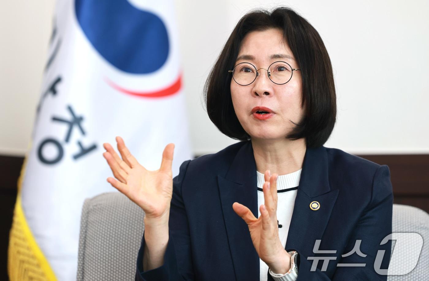 본문 이미지 - 이미선 기상청장이 지난 27일 오전 서울 동작구 기상청에서 뉴스1과 인터뷰를 갖고 있다. 2026.4.27 ⓒ 뉴스1 임세영 기자