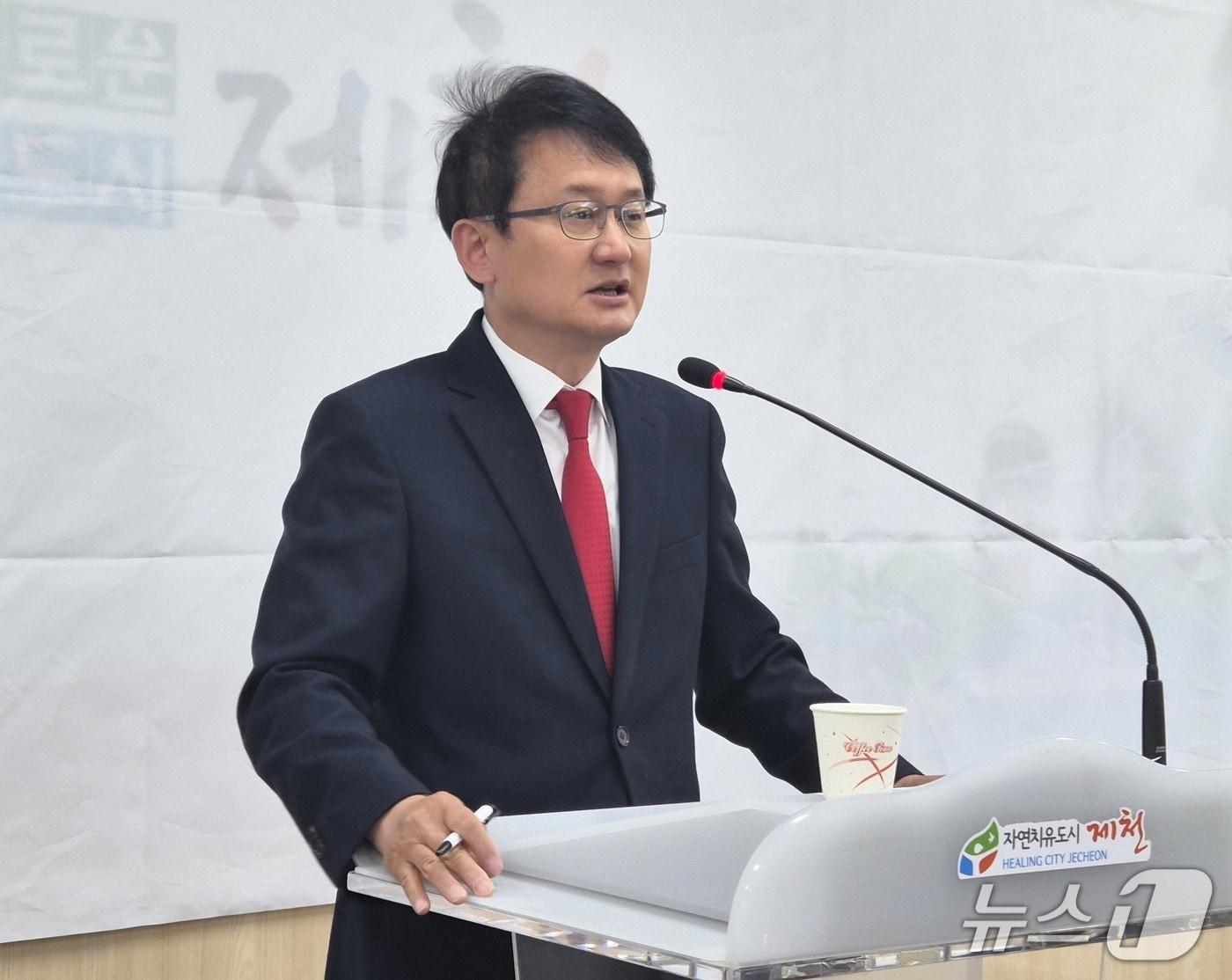 본문 이미지 - 국민의힘 제천시장 선거 2차 예비경선에서 탈락한 이충형 전 중앙당 대변인. 2026.4.27/뉴스1 손도언 기자 