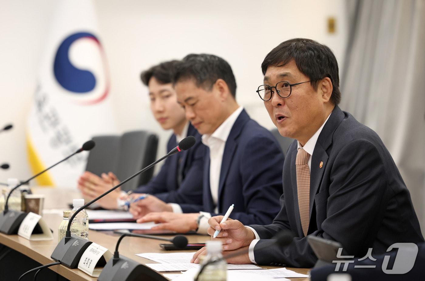 본문 이미지 - 문화체육관광부가 뮤지컬 창작 기반과 제도 정비, 산업 생태계 보완 과제를 27일 논의했다.