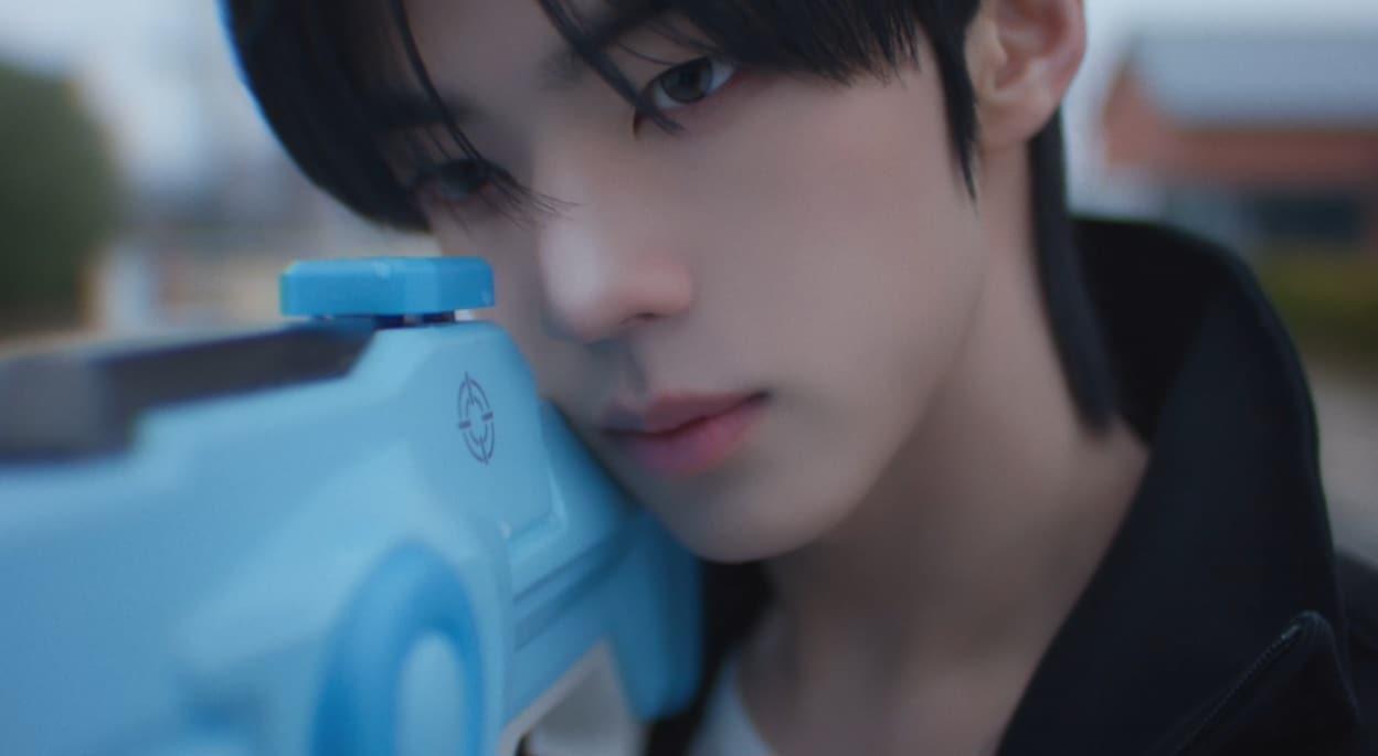 본문 이미지 - 투어스 '널 따라가' 뮤직비디오 갈무리