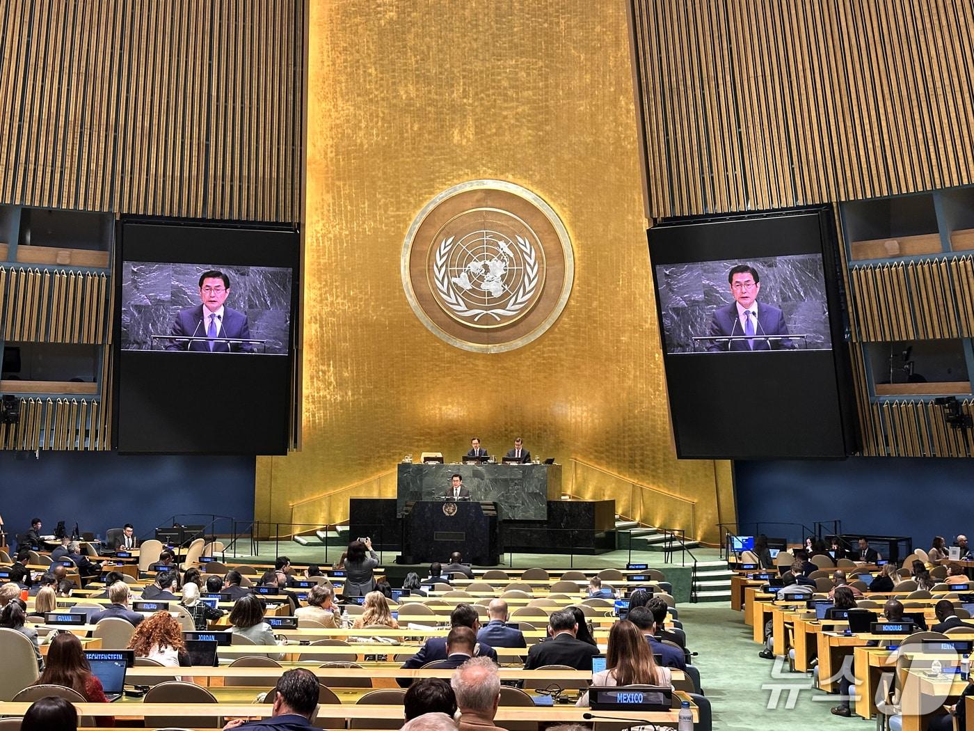 본문 이미지 -  정연두 외교전략정보본부장이 27일(현지시간) 제11차 핵비확산조약(NPT) 평가회의에서 기조 발언을 하고 있다. 2026.04.28. (외교부 제공)