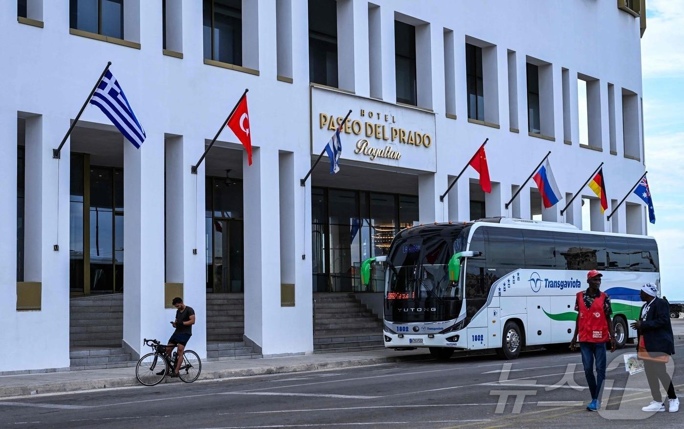 본문 이미지 - 2026년 3월 12일 쿠바 아바나의 로열턴 파세오 델 프라도 호텔 전경. 이 호텔은 쿠바 관광산업의 대표적 시설 이다. ⓒ AFP=뉴스1