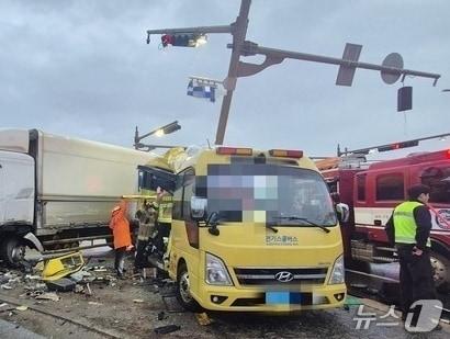 본문 이미지 - 사고 당시 모습(전북소방본부 제공)/뉴스1 DB