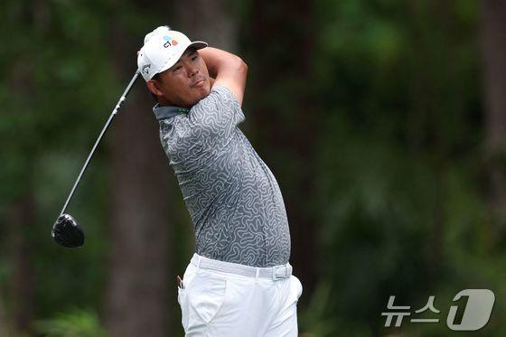 본문 이미지 - 남자 골프 세계 25위에 오른 김시우. 역대 개인 최고 순위다. ⓒ AFP=뉴스1