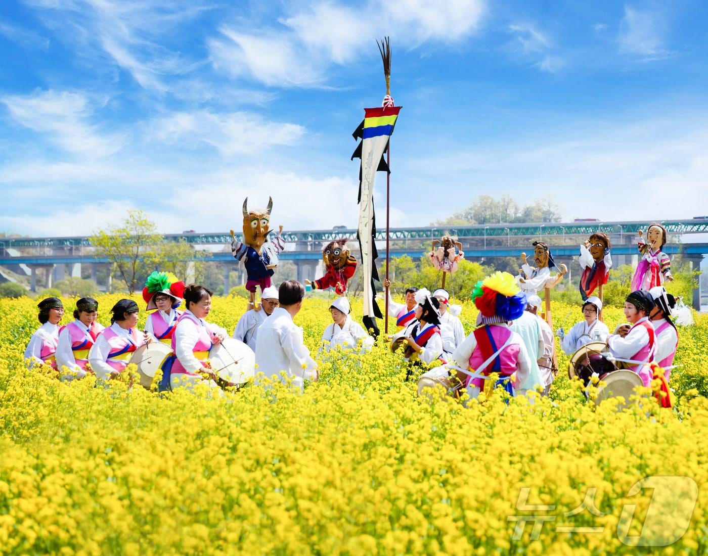 본문 이미지 - 충주 엄정면 목계나루 제머리마빡 놀이(충주시 제공. 재판매 및 DB금지)