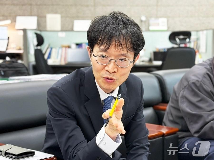 본문 이미지 - 강성민 조달청 차장이 28일 정부대전청사에서 기자브리핑을 하고 있다./뉴스1