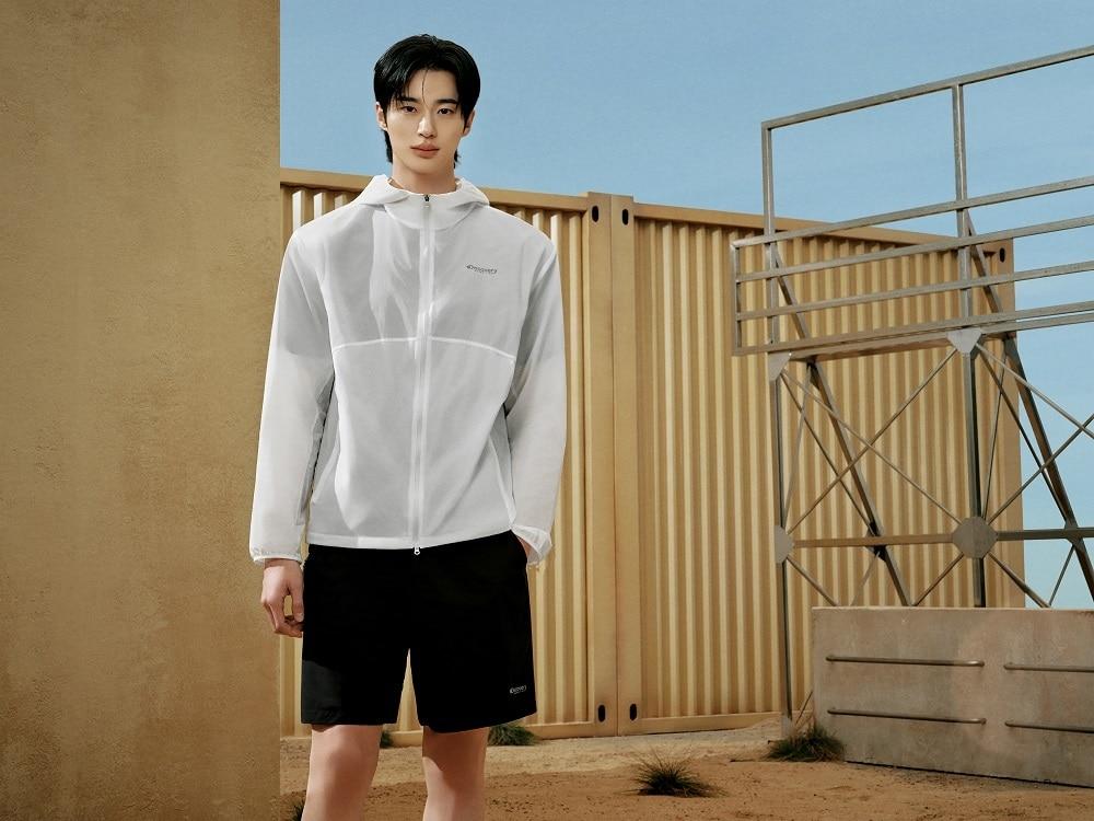 본문 이미지 - 디스커버리 익스페디션의 변우석과 함께한 가볍고 시원한 여름 캠페인 비주얼(디스커버리 제공)