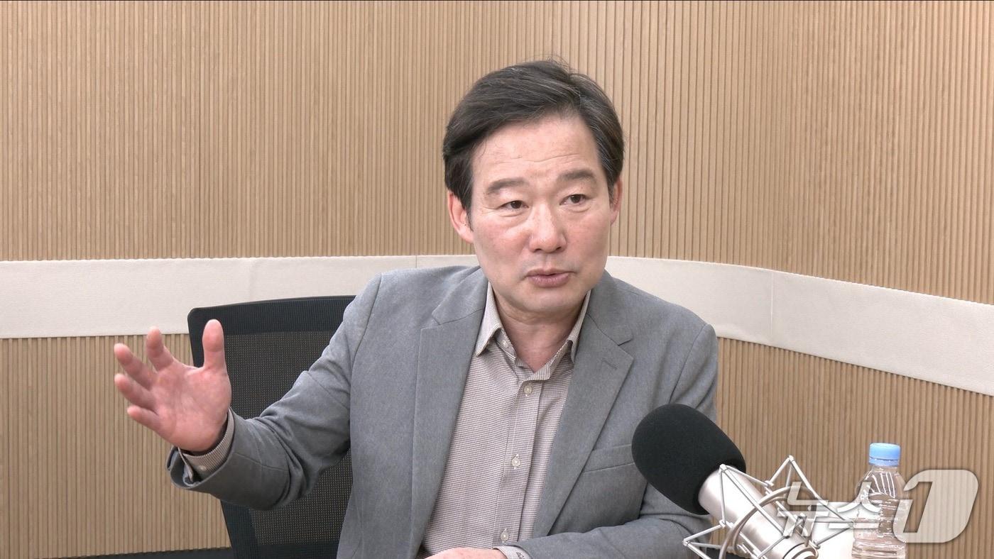 본문 이미지 - 뉴스1TV '팩트앤뷰'에 출연한 신지호 전 국민의힘 의원. 2026.4.28./뉴스1
