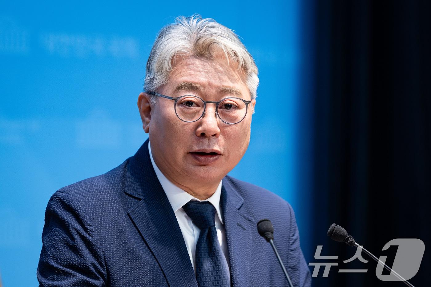 본문 이미지 - 개혁신당 소속 조응천 전 의원이 28일 서울 여의도 국회 소통관에서 6·3 지방선거 경기도지사 선거 출마선언 기자회견을 하고 있다. 2026.4.28 ⓒ 뉴스1 유승관 기자