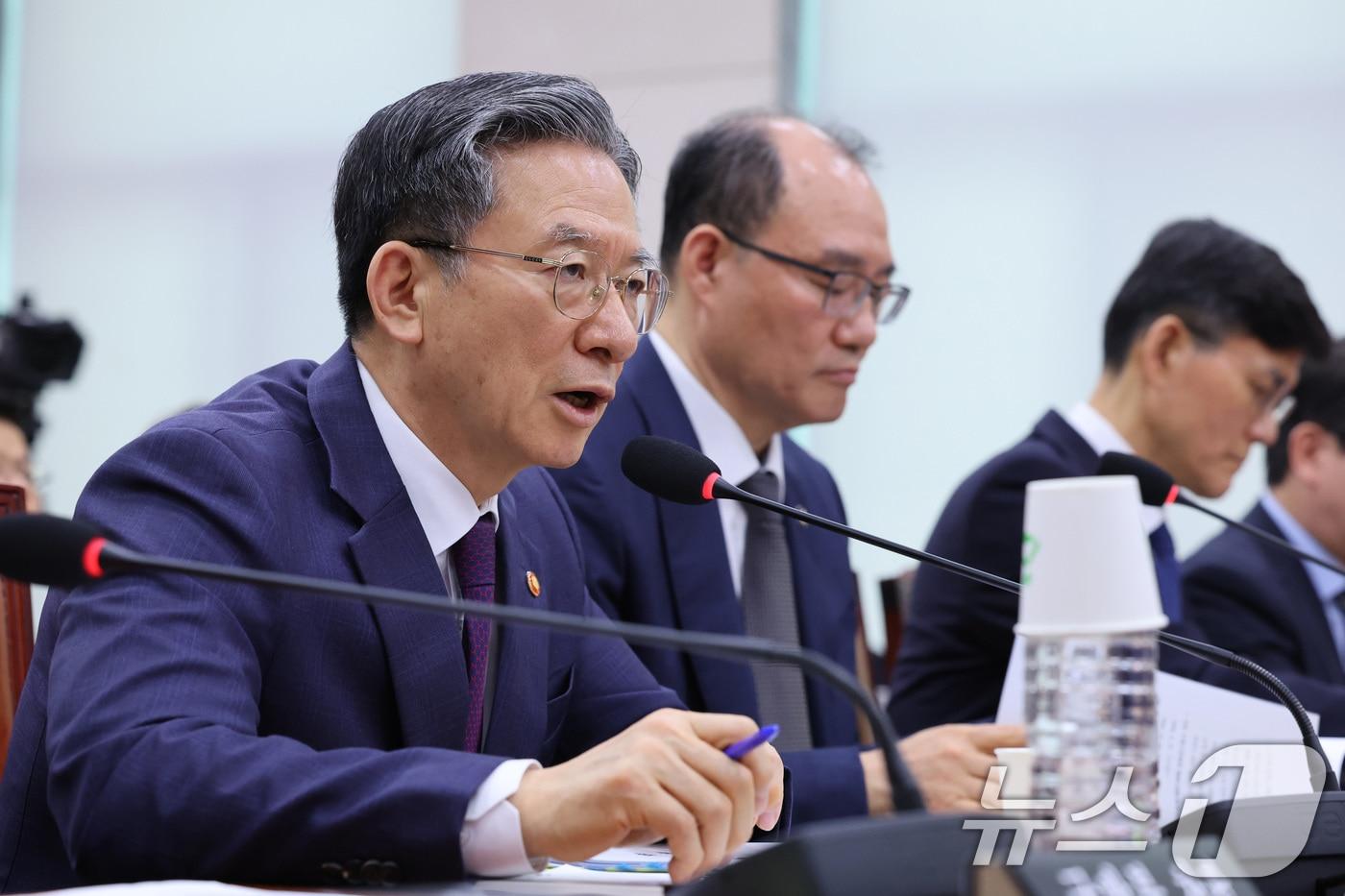 본문 이미지 - 정성호 법무부 장관. 2026.4.28 ⓒ 뉴스1 신웅수 기자